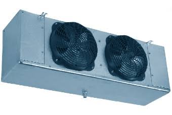 Walk-in cooler repair technician servicing commercial unit 0552487802