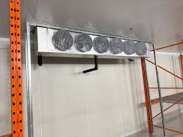 Walk-in cooler repair technician servicing commercial unit0552487802